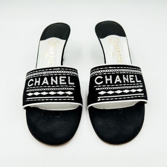 Chanel Sandals Mules Embroidered Slides Low Heels Eu 39, US 8-8.5 - Picture 3 of 14